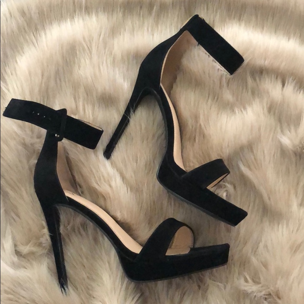 black ankle strap pumps, faux suede 5” heel